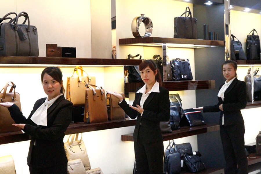 博深皮具加工廠客服培訓現(xiàn)場.jpg