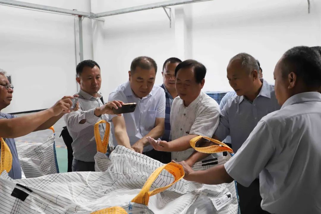 “交流互鑒，共促發(fā)展”——緬甸長(cháng)城集團到京華化工交流考察